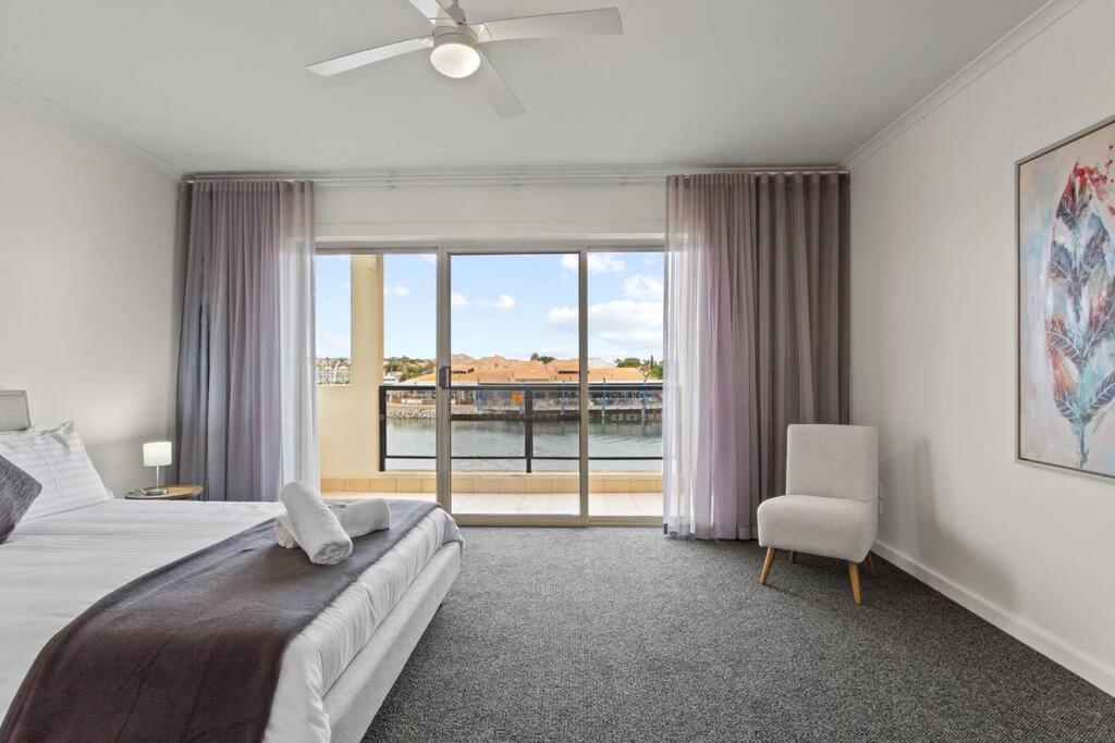 Appartement Waterfront Townhouse - Picturesque Marina Views à Port Lincoln Extérieur photo