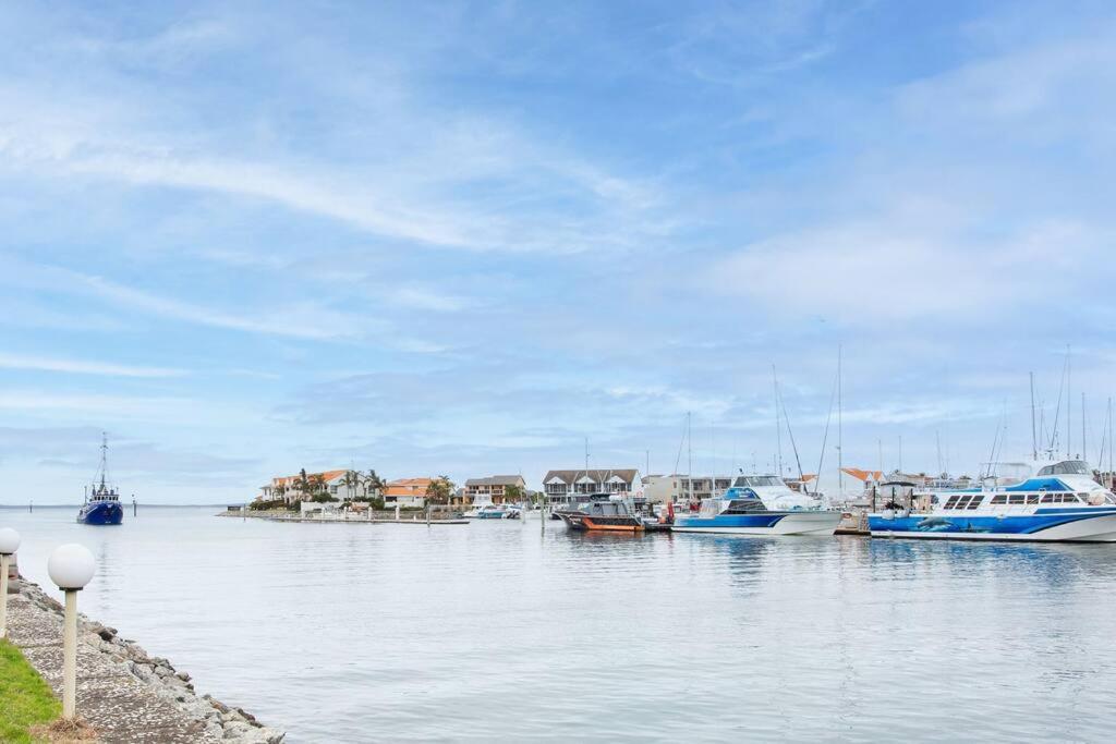Appartement Waterfront Townhouse - Picturesque Marina Views à Port Lincoln Extérieur photo