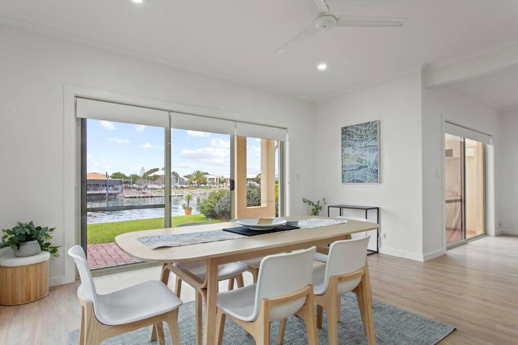Appartement Waterfront Townhouse - Picturesque Marina Views à Port Lincoln Extérieur photo